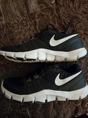 Nike Flex Show TR Mens Sz 8.5
